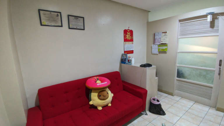 Dr. Nats Dental Care waiting area